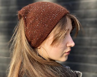 Bandana à sequins angora tricoté à la main • Foulard marron brillant et duveteux • Foulard scintillant • Foulard d'hiver doux et duveteux • Écharpe tendance en angora