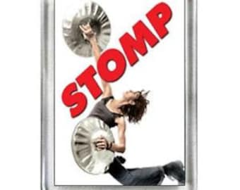 Stomp. La Comédie Musicale. Aimant de réfrigérateur.