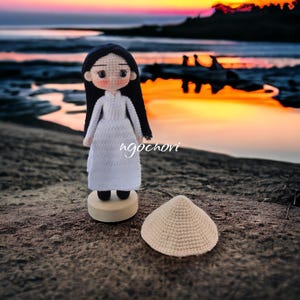 Vietnamese girl in Ao Dai, Non-La, Vietnamese girl in traditional costume amigurumi doll crochet Handmade Vietnam Doll Crochet Ao Dai doll