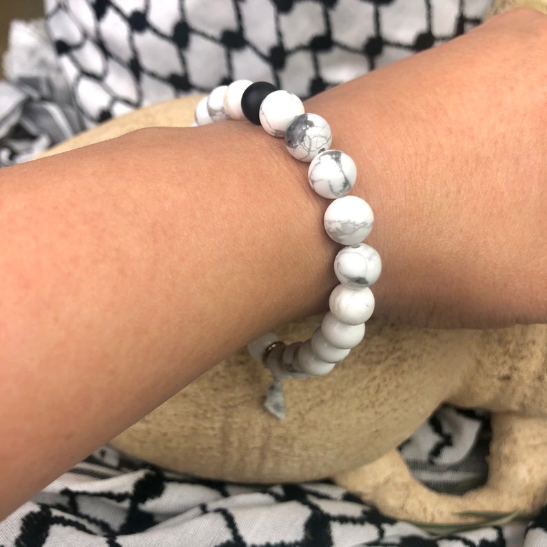 White Howlite with 1 Black Matte Agate Gemstone Stretch Bead Bracelet /& 925 Sterling Silver Palestine Map Hanging Charm