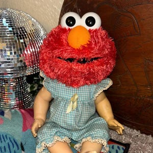 baby elmo.