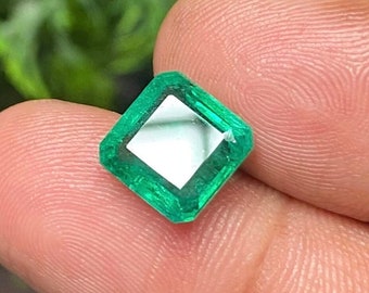 4 Carat Octagon Vivid Green Emerald – Zambian Gemstone