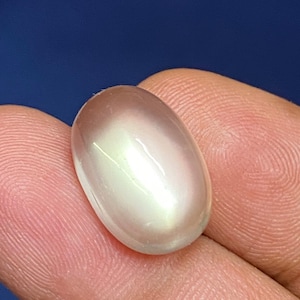 Groene Maansteen ovale vorm Cabochon Topkwaliteit flitsende glans Ceylone Maansteen aarde gedolven 11 karaat grote ringgrootte Cabochon edelsteen