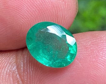 Vivid Green Emerald – 2.65 ct Oval Zambian Gemstone, 8x10mm