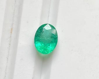 Natural Oval Emerald Gemstone 1.35ct Untreated Zambian 6x8 mm - IGI certified