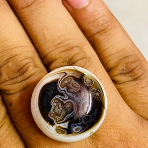 Yemeni Aqeeq Auténtico Ágata Sangrienta Transparente Sin Tratar Kabdi Yemení 61CT 25mm Corazón Redondo Riñón Hígado Coloreado Sistema Orgánico Figura