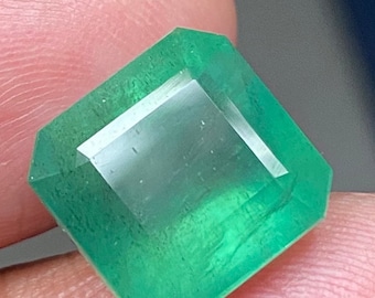 9.50 Carat Vivid Green Emerald – Columbian Octagon Loose Gemstone