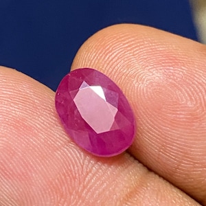 Naturlig mozambikisk rubin | 4 karat oval lös ädelsten