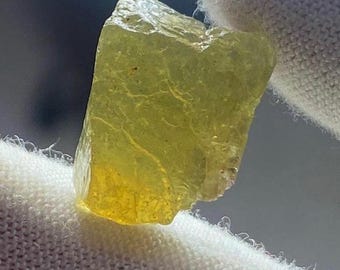 Crisoberilo natural en bruto de 16 quilates, piedra preciosa sin tratar para joyería.