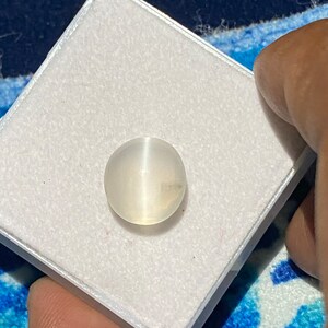 Cabochon oeil de chat en pierre de lune blanche 100 % glorieuse, loupe haute transparence 6CTS, pierre précieuse propre AAA+, de qualité supérieure, taillée avec précision