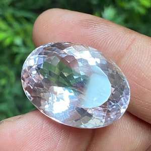 TRANSPARENT !!!  Rose de France naturelle de forme ovale 38 cts, couleur rose menthe, améthyste, qualité AAA++, bonne qualité, taille calibrée - Pendentif améthyste