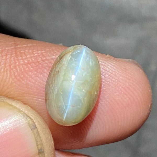 GREEN CHRYSOBERYL CATS Eye | Cymophane Cabochon | Oval 5.75 Carat Big Chrysoberyl Cat's eye | Jewellery Making | Chatoyant Chrysoberyl Stone