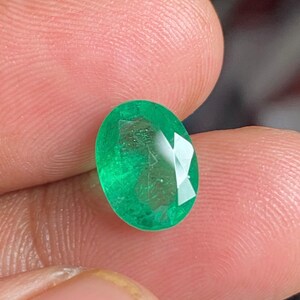 Vivid Green Natural Emerald Oval Cut 2.35 Cts Colombian Green Colour Emerald, Top Quality Emerald 7.50X10 mm Earth Mine Zambian Emerald Ring