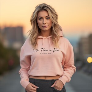Live Free or Die New Hampshire Women&#39;s Cropped Hoodie, NH Hoodie, New Hampshire Minimalist Crop Sweatshirt, Girly NH Shirt, NH Gift