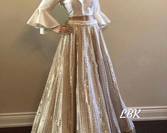 Off-weiße Bluse mit Kragen und Georgette-Stickerei longha indischer Designer lengha choli für Frauen