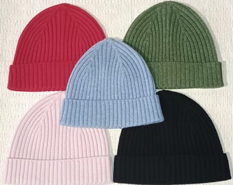 Czapka beanie z wełny merynosów, wyjątkowo ciepła, wysokiej jakości przędza supercienka, kolor czarny, niebieski, zielony, żółty, fioletowy, czerwony, damska czapka męska