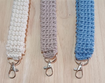 Easy Crochet Wristlet, Keychain Pattern