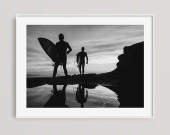 Surferzy z San Diego • Kalifornia • Giclée Fine Art Archiwalny wydruk • Czarno-biała fotografia surfingowa Sztuka ścienna • 9x12, 12x16, 15x20, 3:4