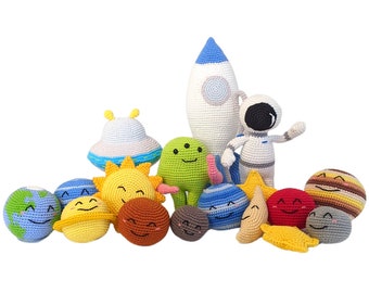 Patroonbundel met gehaakte ruimteknuffels: planeten, astronaut, alien (pdf-patroon)