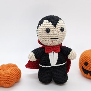 Crochet vampire pattern, cute vampire, amigurumi pattern, pdf, crochet pattern, Halloween pattern