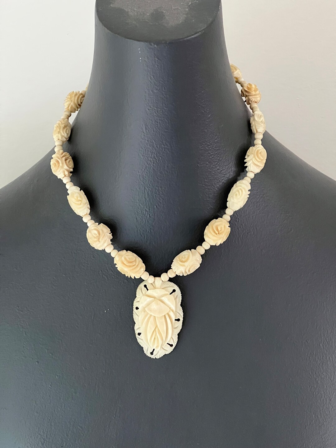 Vintage Carved Celluloid Pendant Necklace, Carved Celluloid Pendant Choker Necklace, Carved Faux