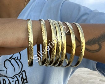 Set Of 7 Hammered Gold Bangle Stacking Bangles, 7 Day Brass Bangle Handmade Bangle Thick Brass Bangle Thin Sparkly Bangle  Half Round Bangle