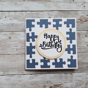 Scheda pop-up personalizzata da 15x15 cm con spazio per una o due immagini e sentimenti brevi. Colori regolabili, sentimenti. Busta facoltativa.