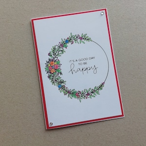Handgemaakte aquarel bloemenkranskaart. Verschillende gevoelens beschikbaar. Hand gekleurde bloemen. Rode rand. Envelop inbegrepen