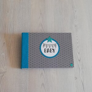 Multi-Farbe-Baby-Album. Hallo Liebling. Unisex-Album. Geschlechtsneutrales Babyalbum. Fotoalbum. Speicherbuch. Spaß Farben. Tierreich. Sternen.