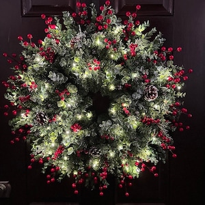 Very Merry Berry Holiday Wreath, Large Festive Wreath, Holiday Light Wreath, Large Pine Wreath with Lights, Christmas Wreath, Winter Wreath