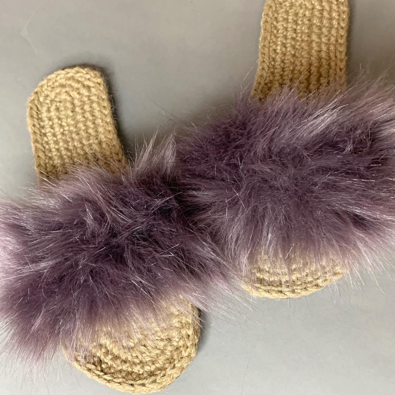 Pin by Teresa Bradford on The perfect giftfor me ;) | Slippers, Vionic, Slippers with arch 