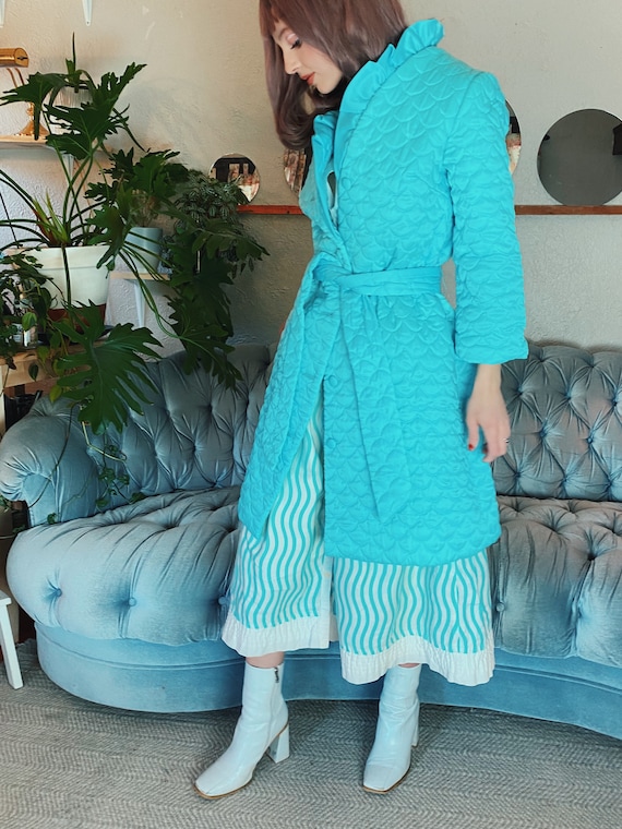 Vintage 1960s Blue Quilted House Coat