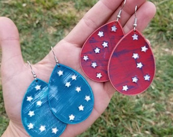 Brincos vermelhos, brancos e azuis, brincos de 4 de julho, brincos dos EUA, brincos da bandeira americana, brincos de estrelas e listras, brincos patrióticos