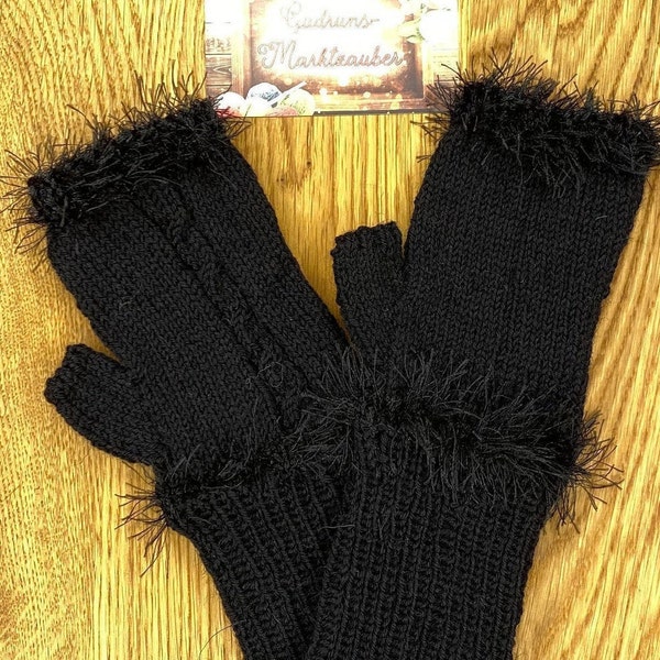 Handgestrickte Handschuhe mit angestrickten Daumen, offener Hand und Fransengarn, Grösse S, Geschenk, Mama, Freundin, Wichteln