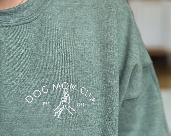 DOG MOM CLUB 2023 Embroidered Crewneck Sweatshirt