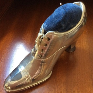 Victorian pincushion Shoe with velvet pincushion