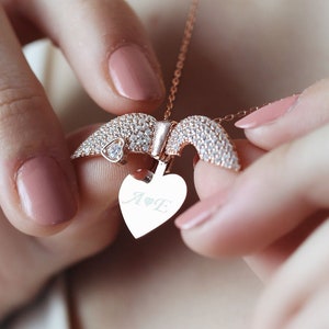 Gravierte Herz Halskette, Zu öffnende Herz Halskette, Namen Halskette, Geschenk für Freundin, Valentinstag Geschenk, Geschenk für Mutter