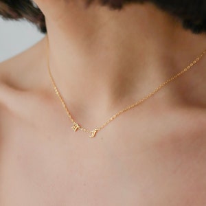 Anfangsbuchstaben Halskette, Zierliche Namen Halskette, Personalisierter Schmuck, Kleine Halskette, Valentinstag Geschenk, Geschenk für Frau