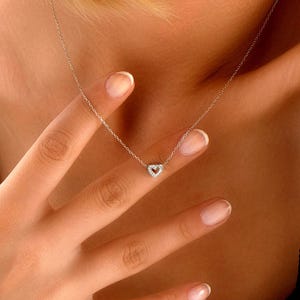 Niedliche kleine Herz Halskette, Minimalistische Herz Halskette, Gold Herz Schmuck, zierliche Stein Herz Halskette, Valentinstag Geschenk