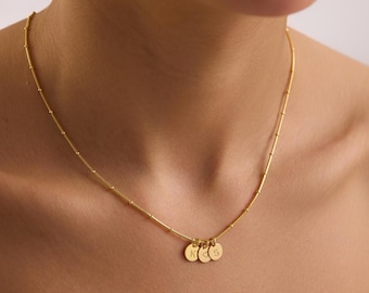 Personalized Initial Disc Necklace , Custom Letter Necklace , Mom Necklace , Minimalist Dainty Jewelry , Gift For Her
