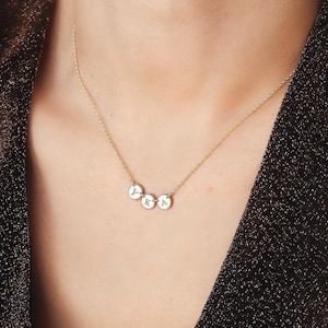 Letras de disco pequeñas, collar de letras, joyería de plata personalizada, collar con inicial pequeña, collar personalizado, regalo de San Valentín