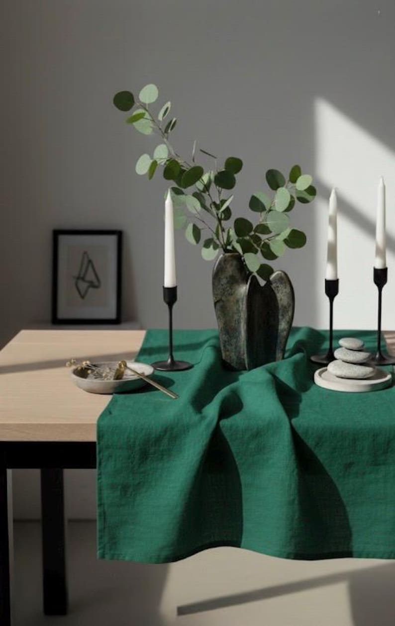 Camino de mesa de lino / Camino de mesa / Decoración de mesa / Camino de mesa para bodas / Camino de mesa de lino lavado Emerald Green