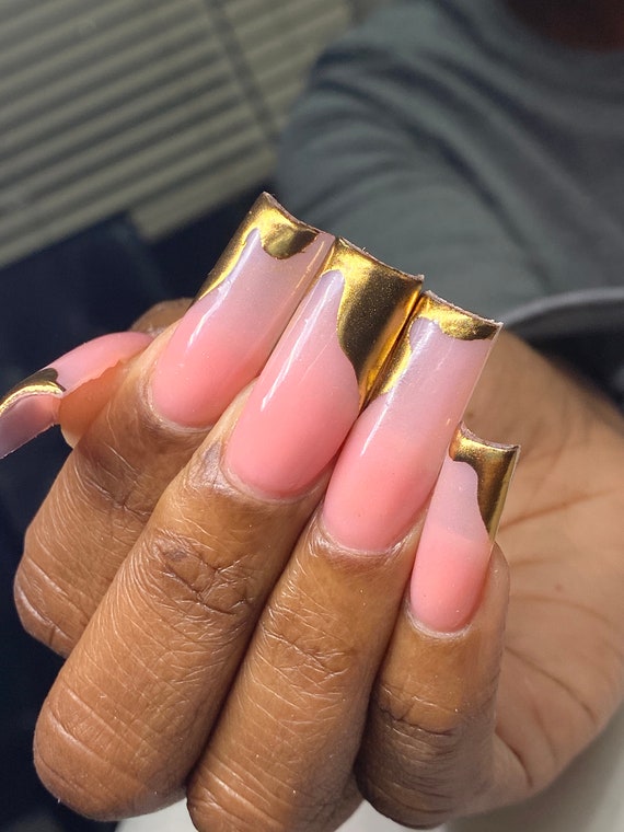 Short, Medium, Long Press ons| classy press on nails| luxury nails| luxury press ons| nails| Gold press ons| Chrome nails