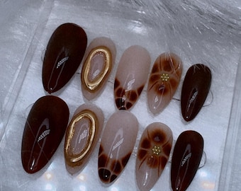 Herbst Nägel | Zum Aufbügeln | Nägel | Nagelkunst | Braune Nägel | Chromnägel | 3D Nägel | Mandel Nägel