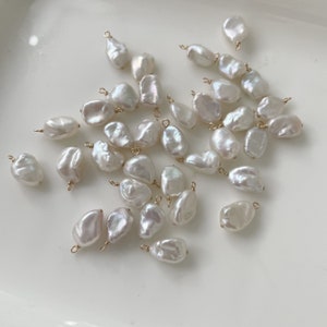 6-7/7-8/8-9/9-10 mm 淡水バロックナゲットルースパール、ゴールドフィルド/スターリングシルバーの留め具付き、ドロップ/ダングル