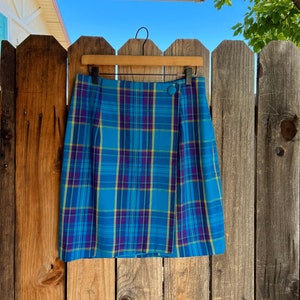 Casual corner skirts top