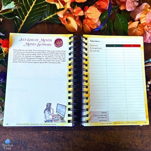 The Journeymaker's Planner 2024 von Nicole Cody, Self Care Planner, Intuition Workbook, Mindfulness Diary, Tarot und Orakel Card Journal Bild 10
