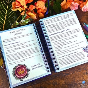 The Journeymaker's Planner 2024 von Nicole Cody, Self Care Planner, Intuition Workbook, Mindfulness Diary, Tarot und Orakel Card Journal Bild 6