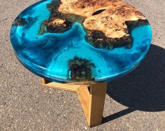 Epoxidharz Couchtisch, kleiner Ozean Sofatisch, Runder Tisch aus Holz nach Kundenwunsch, Wohnzimmer Couchtisch, Harzholzmöbel, Pub Tisch Blau