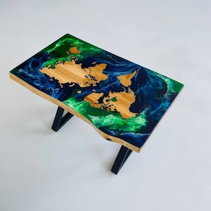 Weltkarte Holztisch, Holztisch aus Epoxidharz, Niedriger Epoxidharz-Kaffeetisch, Esszimmertisch, Epoxidharz-Küchenmöbel, Neues Wohngeschenk